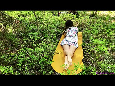 ❤️ 陌生人在Tinder上自慰我的阴部，并在树林里热情地做爱 ❌ Just porn
